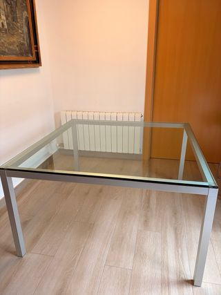 Mesa cristal cuadrada + 4 sillas (TIENDA PILMA)