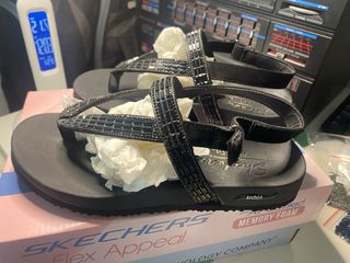 Sandalias Skechers Negras Mujer