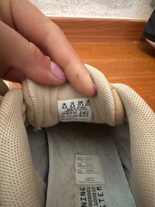 Zapatillas deportivas Nike y Puma