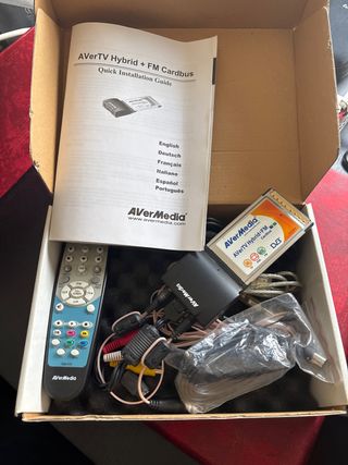 Scheda AVerTV Hybrid + FM Cardbus AVerMedia