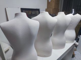 Maniquí medio cuerpo 72cm x 40cm