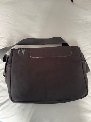 Bandolera Case Logic Marrón y Gris