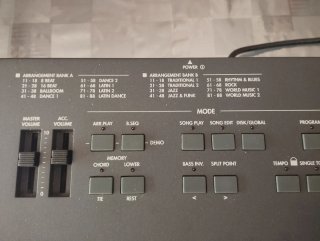 Teclado Korg IS50B