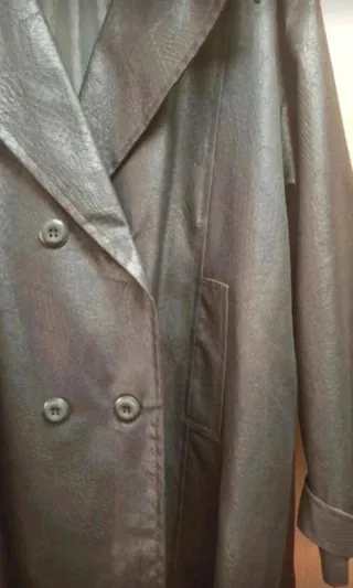 Gabardina efecto piel serpiente vintage talla XXL