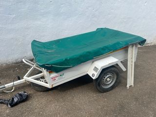 Remolque un eje blanco con portamotos