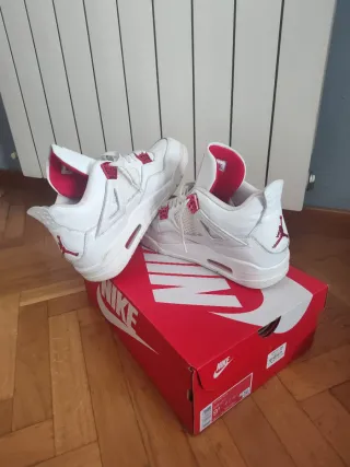 Jordan Retro 4 Red Metallic