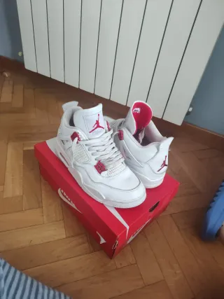 Jordan Retro 4 Red Metallic