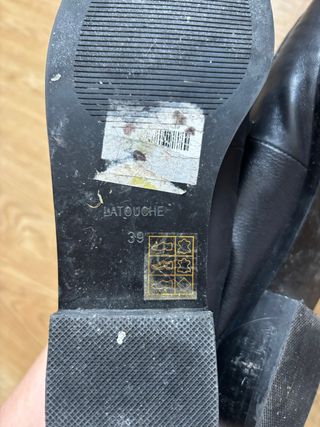 Zapatos Latouche Negros con Hebilla Dorada