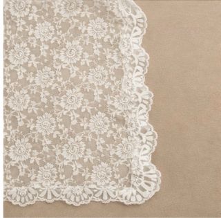 Mantilla española de novia encaje chantilly marfil