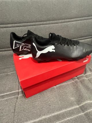 Zapatillas Futbol Puma Future 7 Play Negras