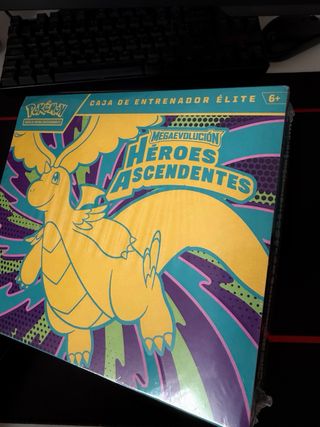 ETB Pokémon Héroes Ascendentes Español Nueva