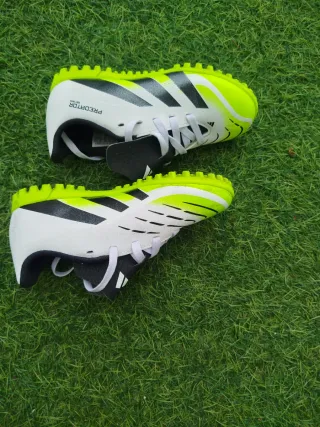 Botas fútbol Adidas Predator Talla 28