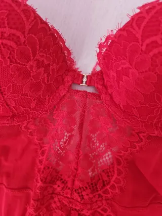 Body de encaje rojo Talla S