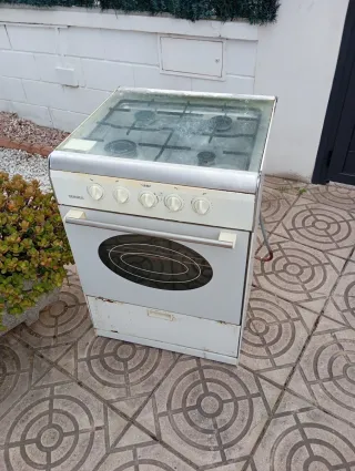 Cocina gas años 80 estilo Cuéntame
