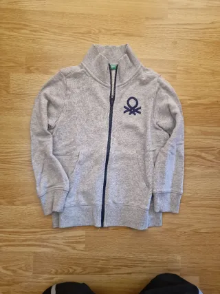Sudadera Benetton niño gris talla 122 6 a 7 años