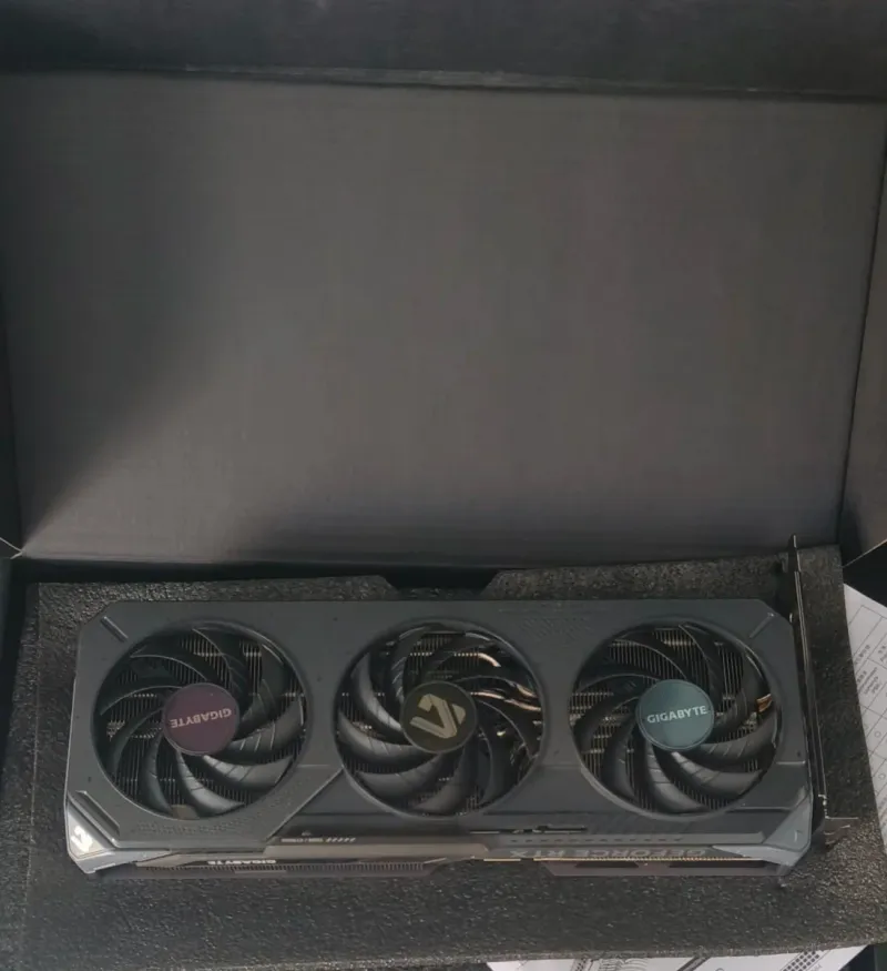 Tarjeta Gráfica Gigabyte RTX 5060 Ti Gaming OC 16G afbeelding 3