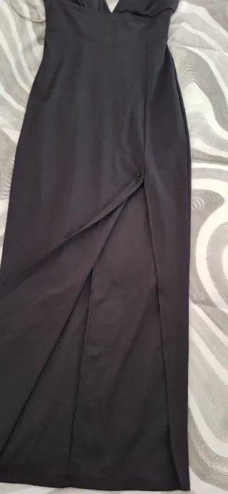 Abito lungo nero con spalline gioiello