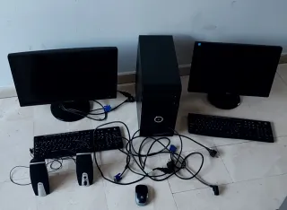 2 Schermi, Torre, Tastiere, Altoparlanti e Mouse