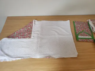 Conjunto bebé floral con encaje