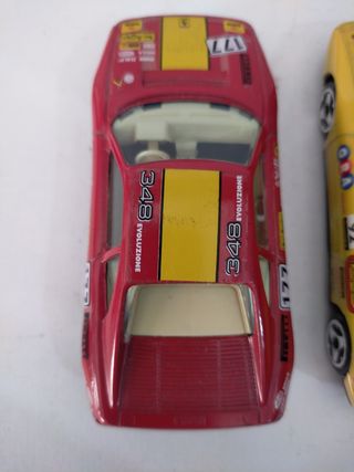 2 Ferraris 348