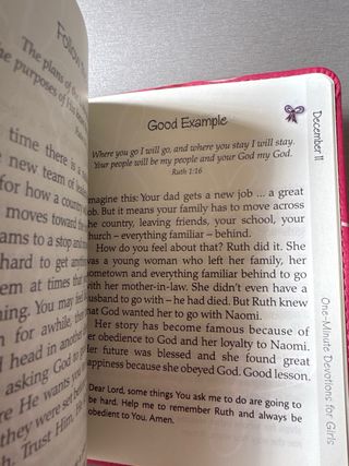 One minute Devotios for girls