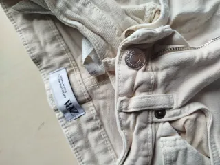 Pantalón Vaquero Flare Beige de Zara