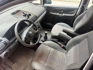 SEAT Alhambra 2004
