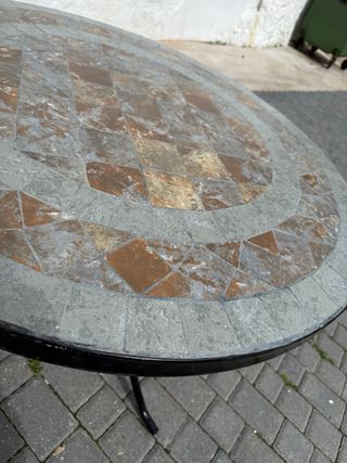 4 Tavoli rotondi in fusione e pietra