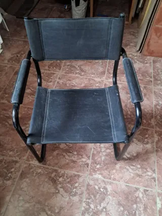 Silla de diseño negra