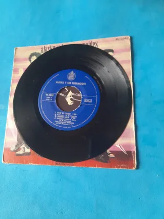 Alaska y Los Pegamoides Single 3 Temas