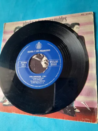 Alaska y Los Pegamoides Single 3 Temas