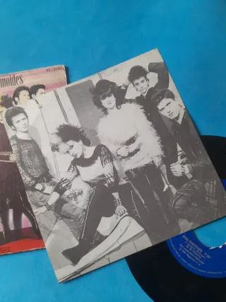 Alaska y Los Pegamoides Single 3 Temas