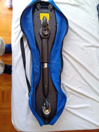 Funda para patinete azul y patinete