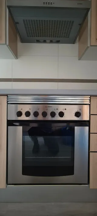 Placa vitro, horno y campana INDESIT