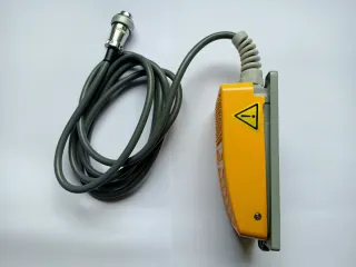 Pedal Eléctrico Bipolar Kacon Metálico 2m Cable