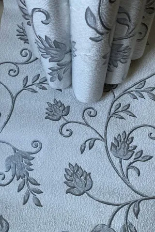 Carta da parati con rilievo argento