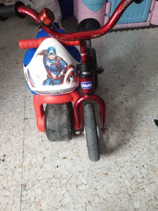 Bicicleta chico y moto avengers