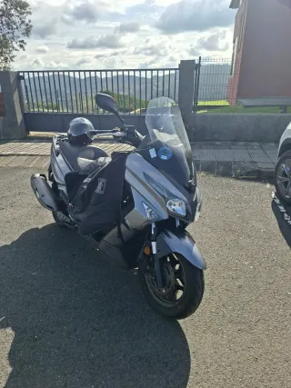 Kymco Grand Dink 300 gris