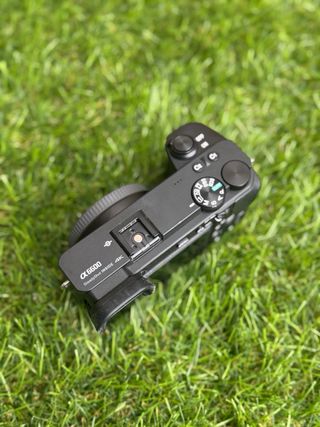 Cámara Sony A6600 APSC Muy NUEVA + ACCESORIOS