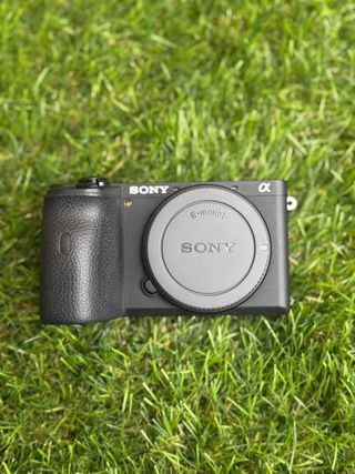 Cámara Sony A6600 APSC Muy NUEVA + ACCESORIOS