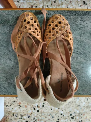 Sandalias Gloria Ortiz Beige/Marrón
