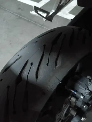 Honda CB500F Negra y Dorada