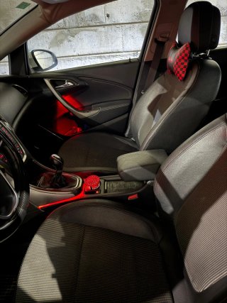 Opel Astra 2011