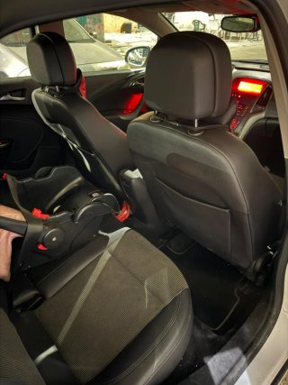 Opel Astra 2011
