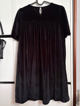 Vestido Terciopelo Negro Bordado Pull&Bear Talla S