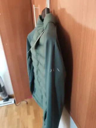 Chaqueta Born Living Yoga Verde