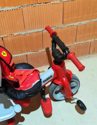 Triciclo Ferrari Rojo