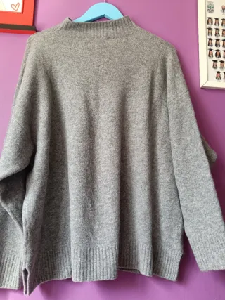 Jersey Zara gris cuello alto con bolsillo