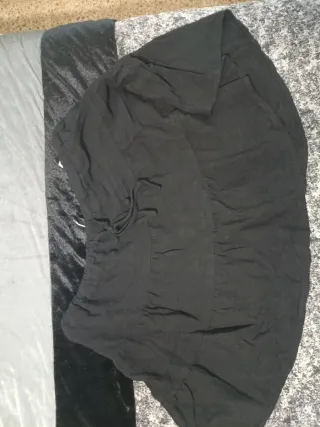 Varias prendas de talla L y XL a negociar precio.