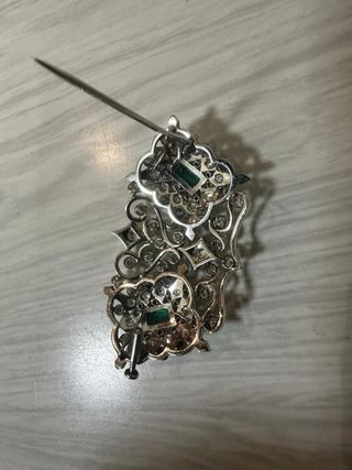 Broche Diamantes y Esmeraldas Colección